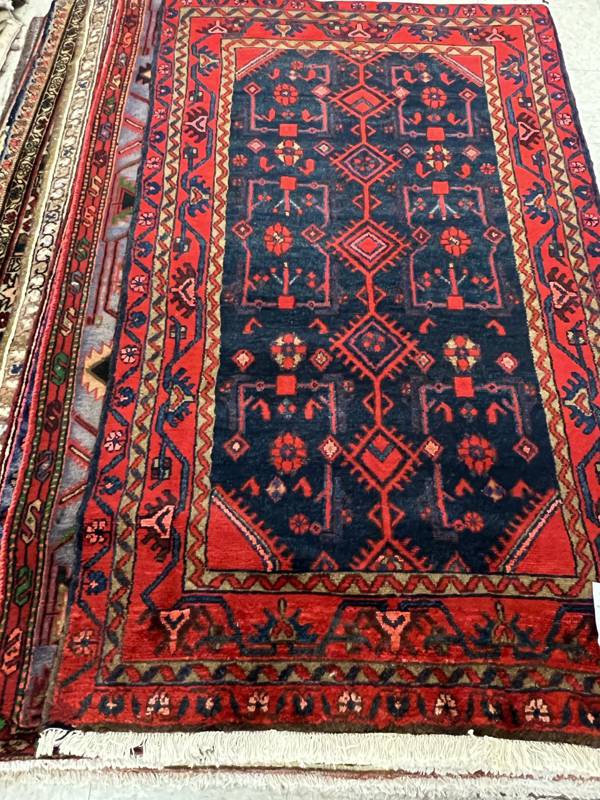 Rug Design: Hamedan Persian Rug#: 114139 Rug Size: 3.5 ft x 6 ft