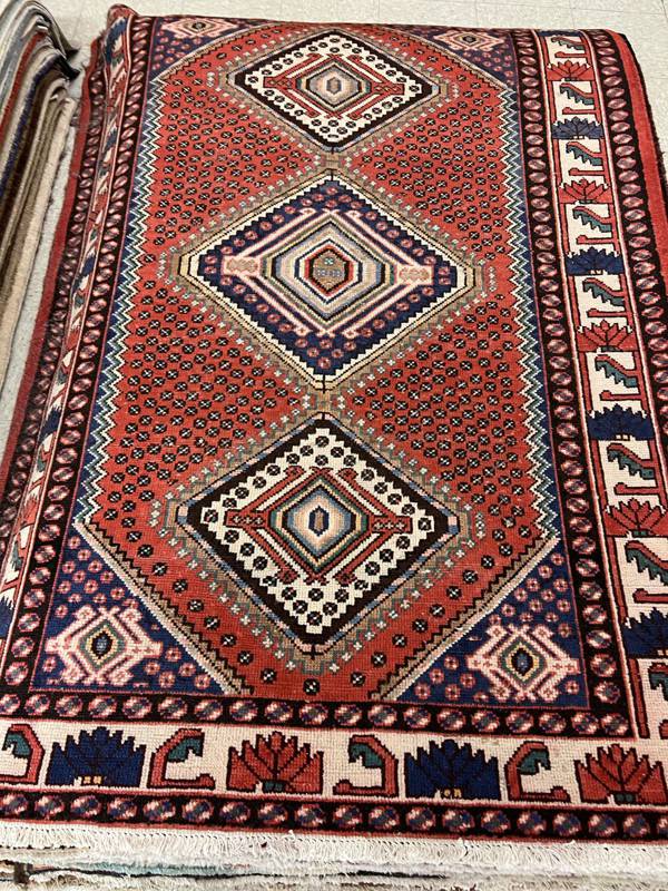 Rug Design: Bakhtiari Persian Rug#: 2016276 Rug Size: 4.1 ft x 6.8 ft