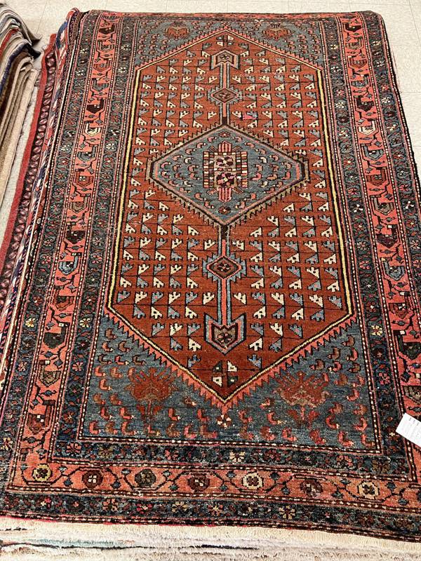 Rug Design: Hamedan Persian Rug#: 2016570 Rug Size: 4 ft x 6.3 ft