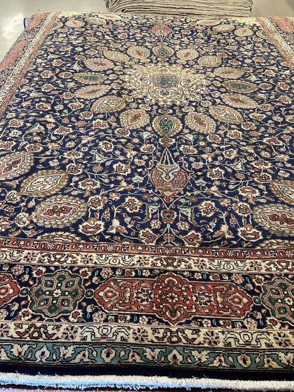 Rug Design: Tabriz Persian Rug#: 202106 Rug Size: 9.11 ft x 12.10 ft