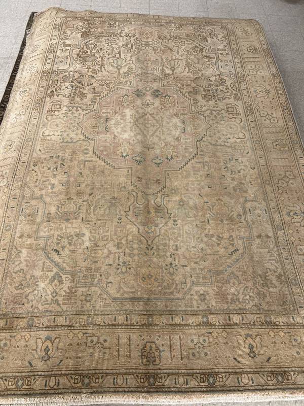 Rug Design: Tabriz Persian  Rug#: 2325  Rug Size: 6.6 ft x9.7 ft