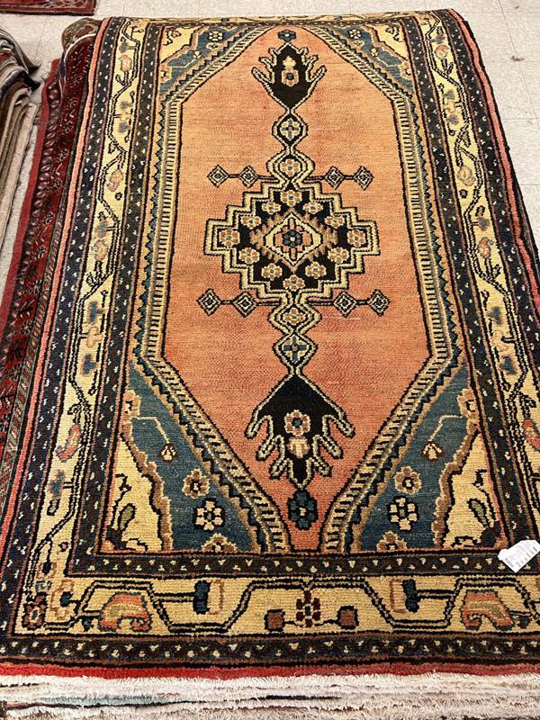 Rug Design: Hamedan Persian Rug#: 5158  Rug Size: 3.9 ft x 6.7 ft