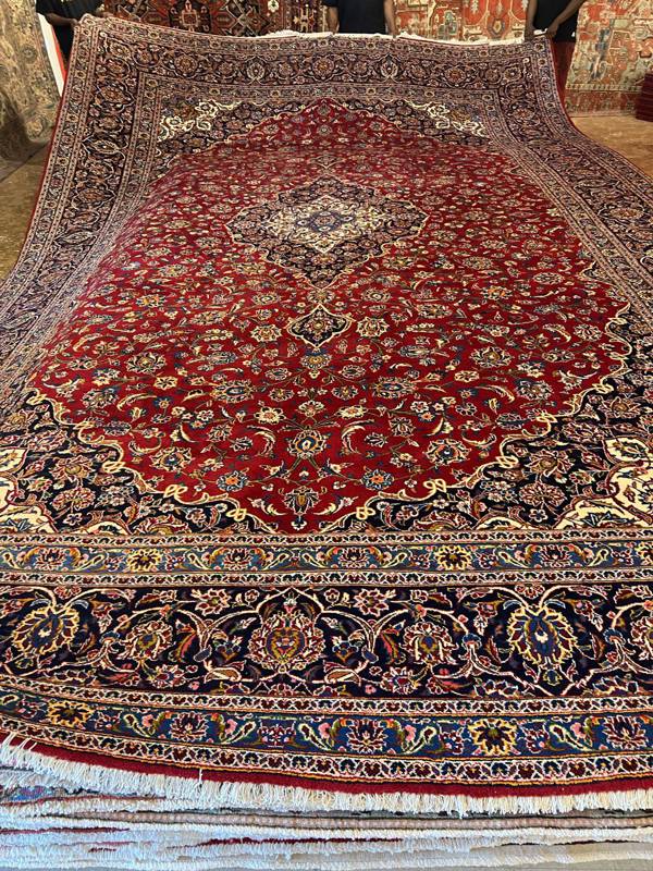 Rug Design: Kashan Persian  Rug#: 551001 Rug Size: 13 ft x 20 ft
