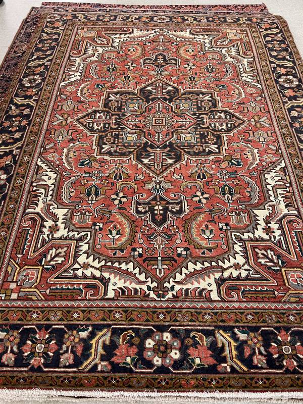 Rug Design: Serapi Persian Rug#: 5621 Rug Size: 8.1 ft x 11.2 ft