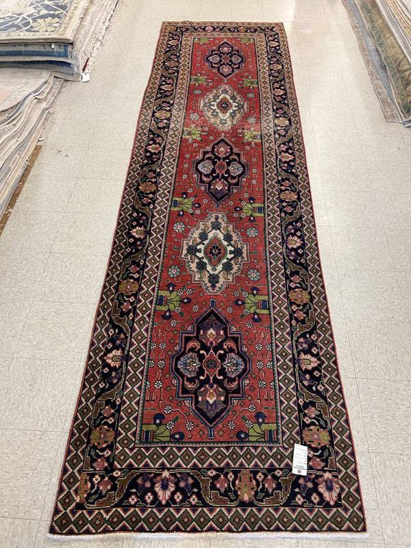 Rug Design: Heriz Persian  Rug#: 5851 Rug Size: 3.9 ft x13.6 ft