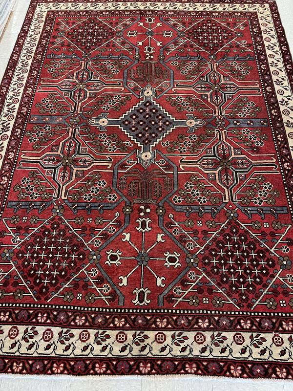 Rug Design: Shiraz Persian  Rug#: 5132 Rug Size: 7.11 ft x9.6  ft