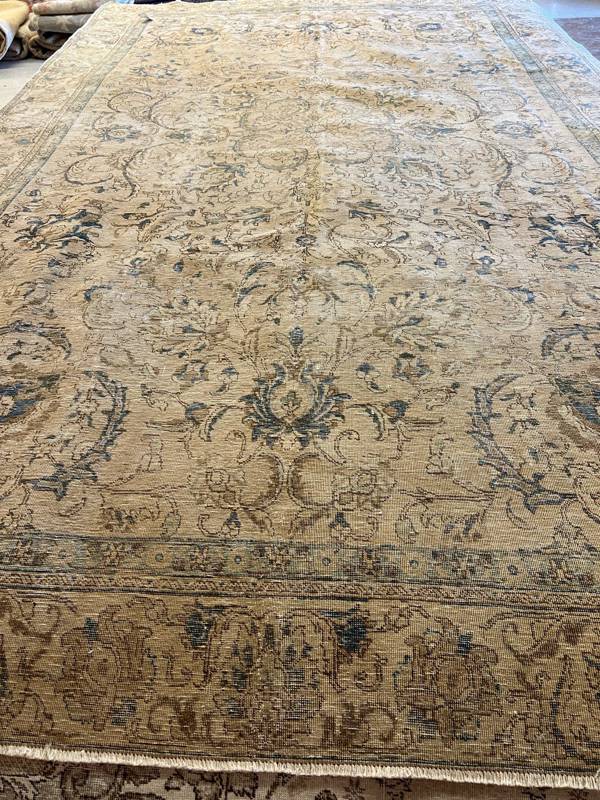 Rug Design: Tabriz Persian  Rug#: 6074 Rug Size: 9.6x15.7 ft