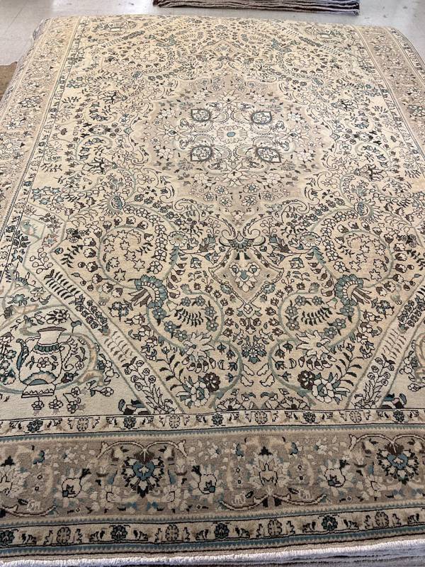 Rug Design: Tabriz Persian Rug#: 647 Rug Size: 9.6 ft x 13.4 ft