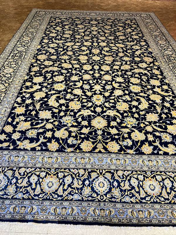 Rug Design: Kashan  Persian  Rug#: 7011 Rug Size: 11.7 ft x 18 ft