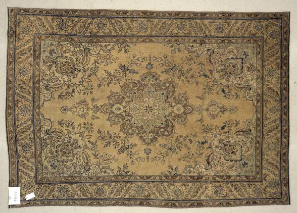 Rug#: 28 Rug Size: 8.2 ft x 11.7 ft