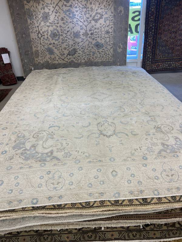 Rug Design: Tabriz Persian Rug#: 200241 Rug Size: 9.4 ft x 12.5 ft