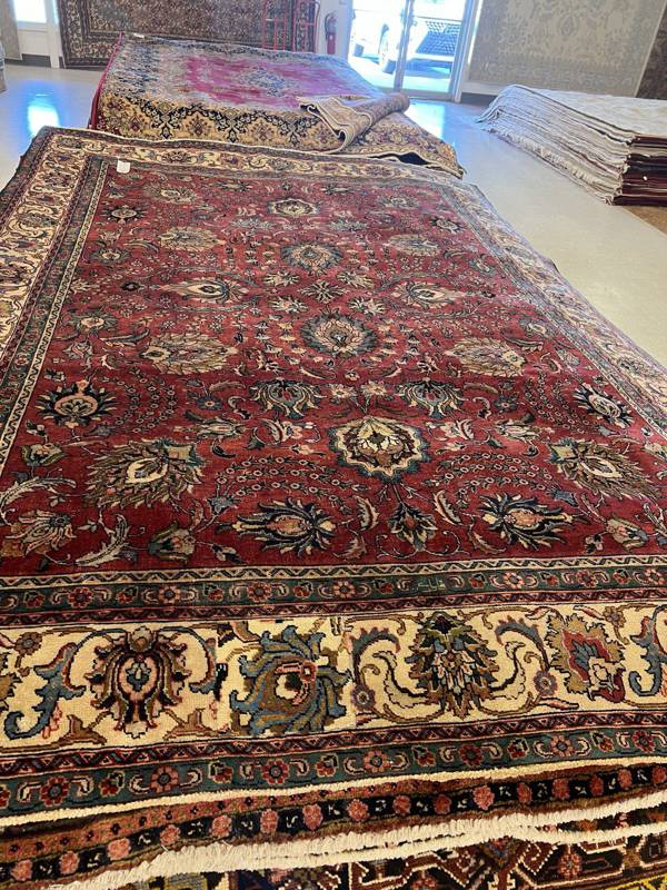 Rug Design: Tabriz Persian Rug#: 137241 Rug Size: 7.7 ft x 10.8 t