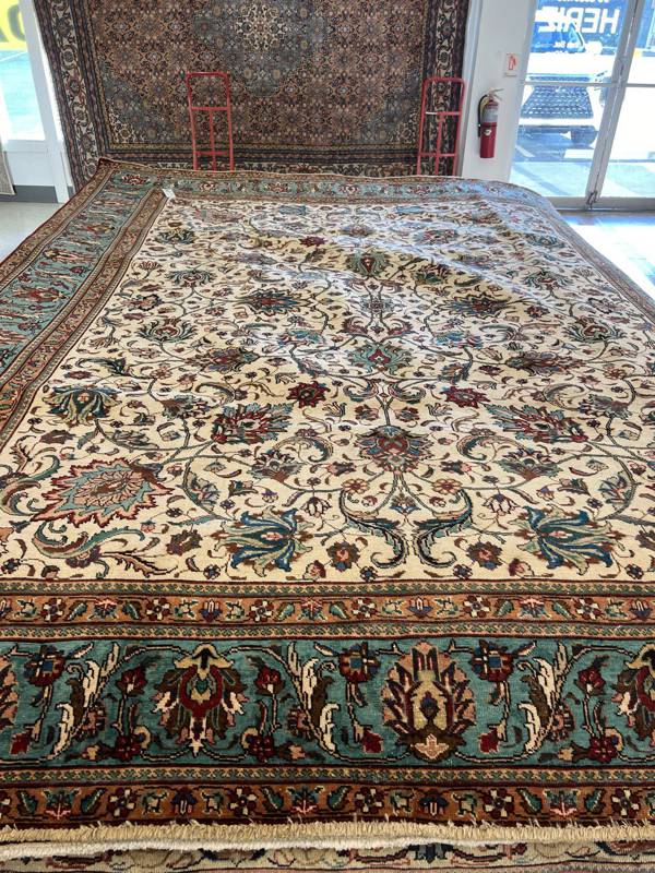 Rug Design: Tabriz Persian Rug#:133241 Rug Size: 9.10 ft x 12.7 ft